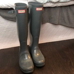Tall hunter boots